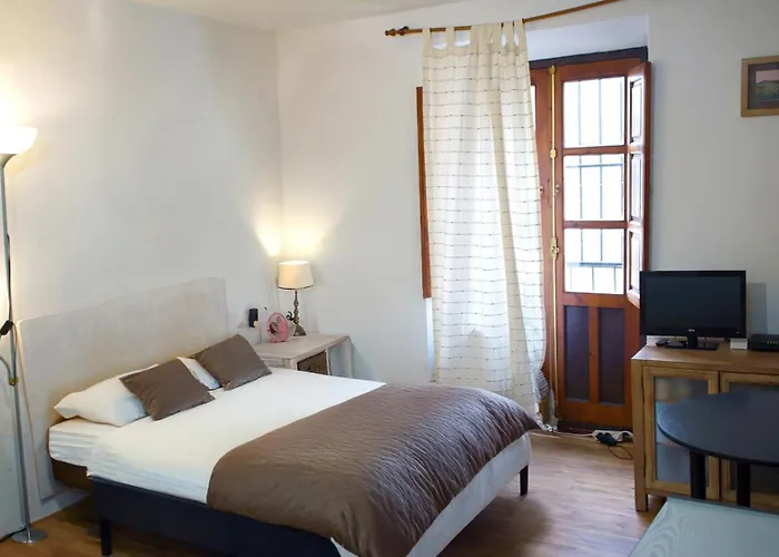Apartamento Completo Reformado En Arco De Elvira - Centro